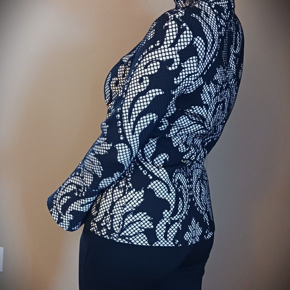 NWOT FRANK LYMAN LUX LACE over textured material back zippered fitted top SZ 10 - Picture 3 of 9